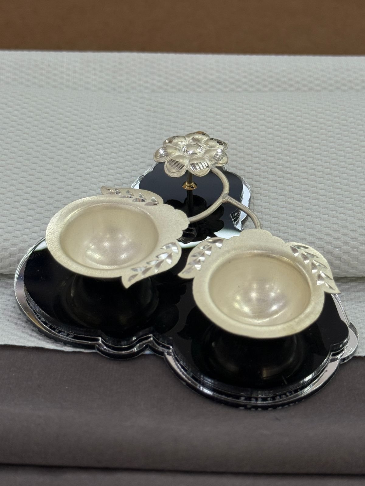 92.5 Silver Kumkum Flower Design Holder